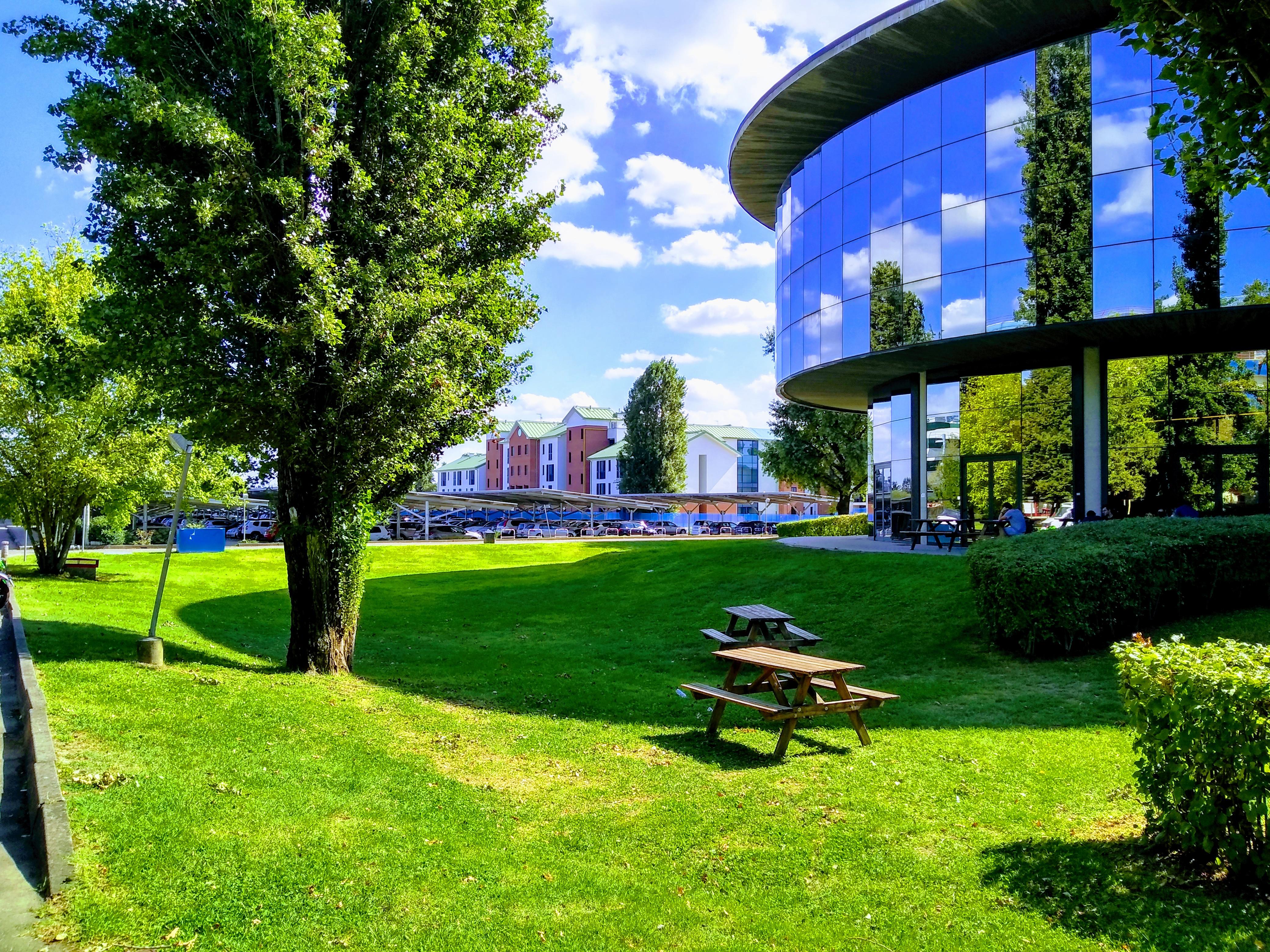 Biomedical research laboratory